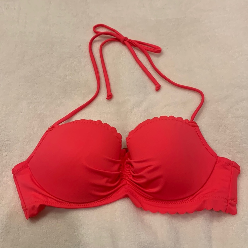 New in Bag Victoria’s Secret Getaway Halter Swim Top Size 34A
